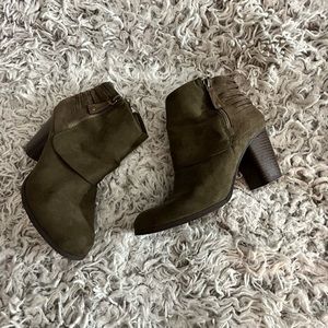 Madden Girl Olive Green Stacked Heels Ankle Booties Boot Destroy Women’s, Size 8